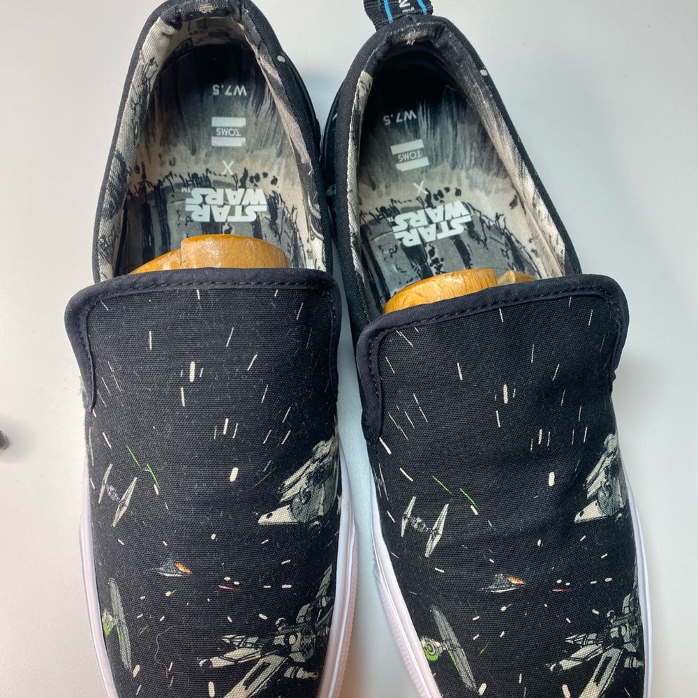 Star Wars x TOMS Travel Lite Black Slip-Ons Shoes - Picture 7 of 8